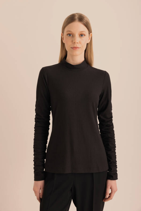 Siyah Büzgü Detaylı Örme Body - 3