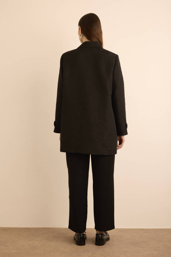 Siyah Dokulu Kumaştan Cep Detaylı Kap - 7