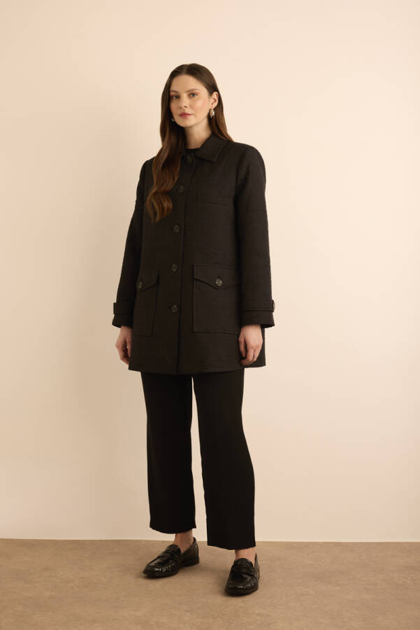 Siyah Dokulu Kumaştan Cep Detaylı Kap - Aker (1)