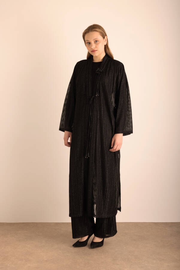 Siyah Çiçek Broş Detaylı Örme Simli Kimono - 1