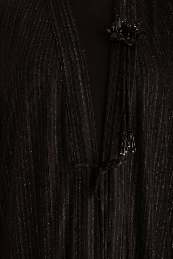 Siyah Çiçek Broş Detaylı Örme Simli Kimono - 5