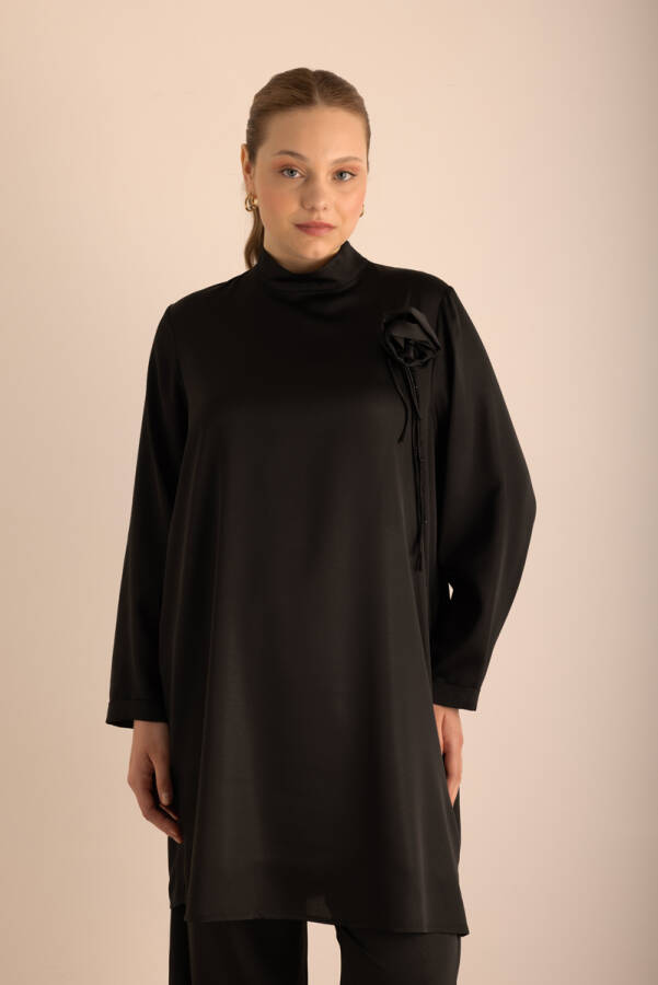 Siyah Çiçek Broşlu Varak Dokuma Kumaşlı Tunik - 5