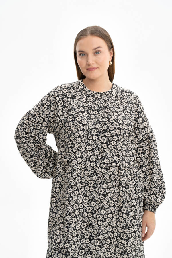 Siyah Çiçek Desenli Rahat Kesim Tunik - 5