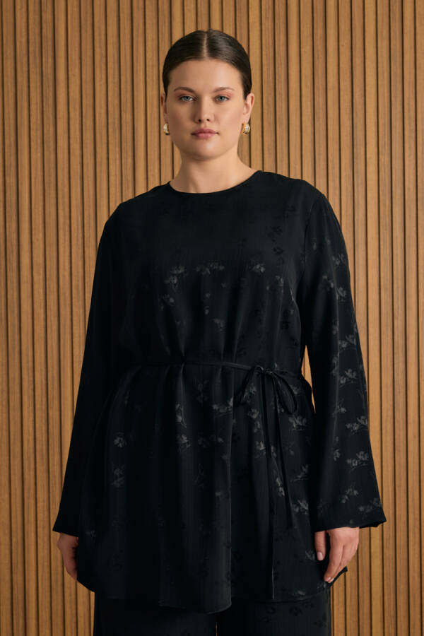Siyah Çicek Jakar Desenli Beli Bağlamalı Tunik - 3