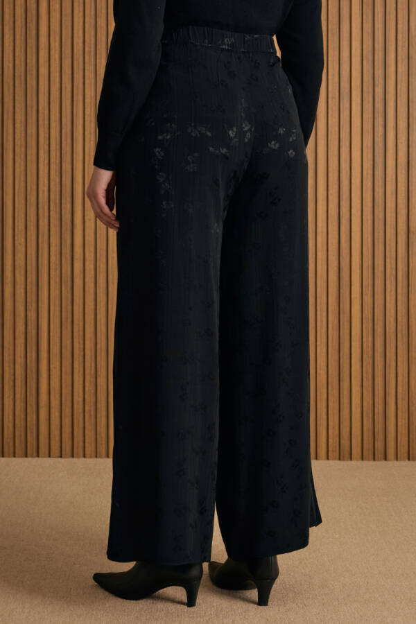 Siyah Çicek Jakar Desenli Beli Lastikli Pantolon - 5