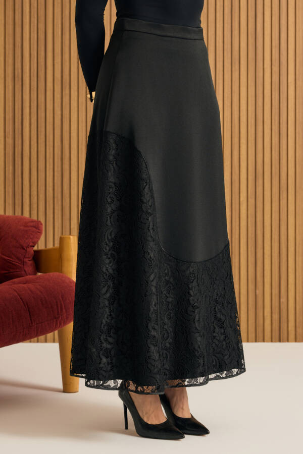 Siyah Dantel Garnili Etek - 4