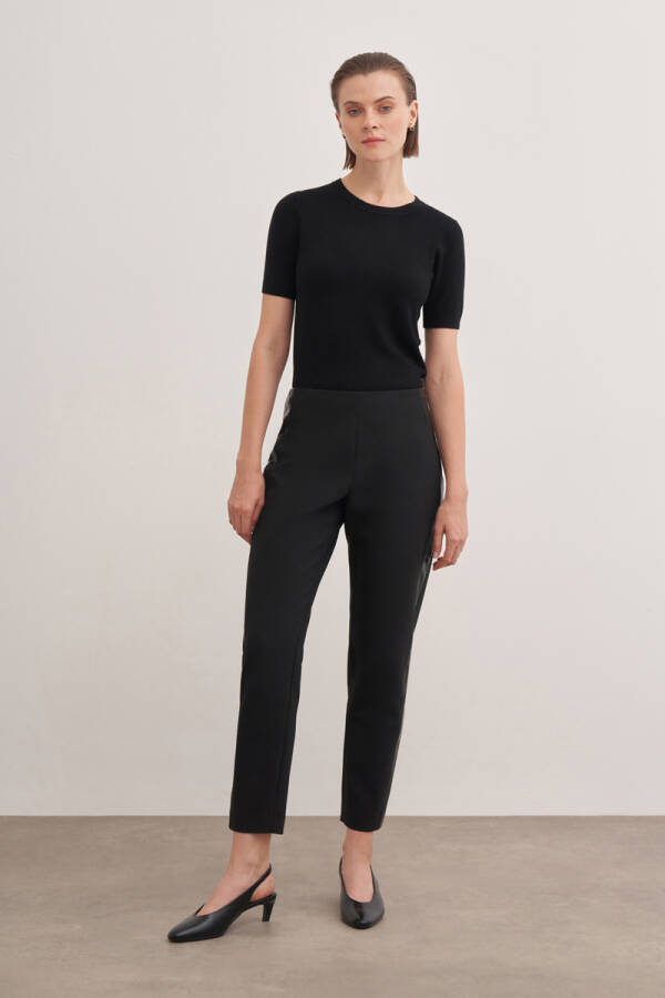 Siyah Deri Parçalı Pantolon - Aker