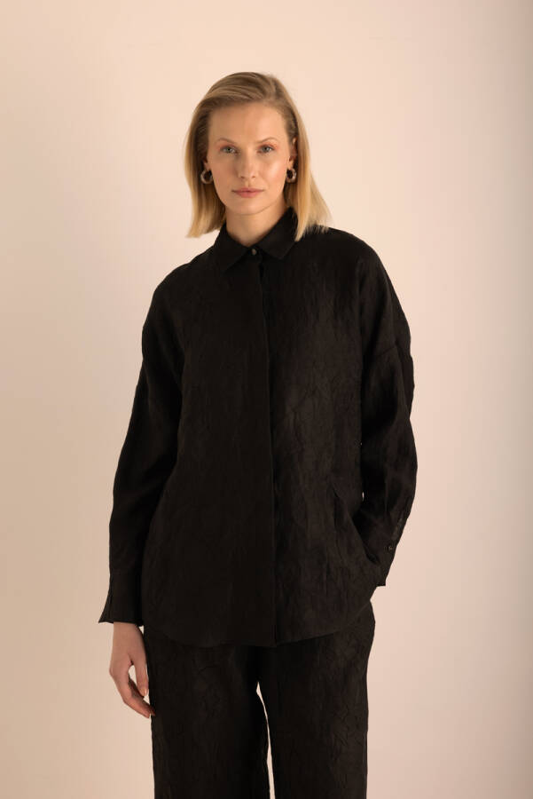 Siyah Kraş Efektli Keten Gömlek - Aker