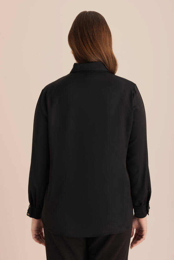 Siyah Detaylı Düğmeli Gömlek - 6