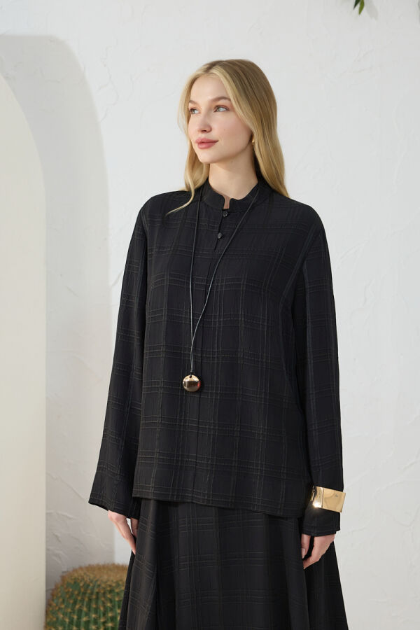 Siyah Dik Yaka Brit Detaylı Bluz - 3