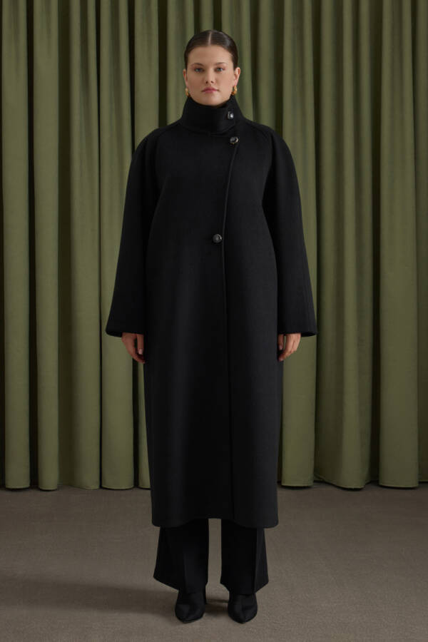 Siyah Dik Yaka Kaban - Aker (1)