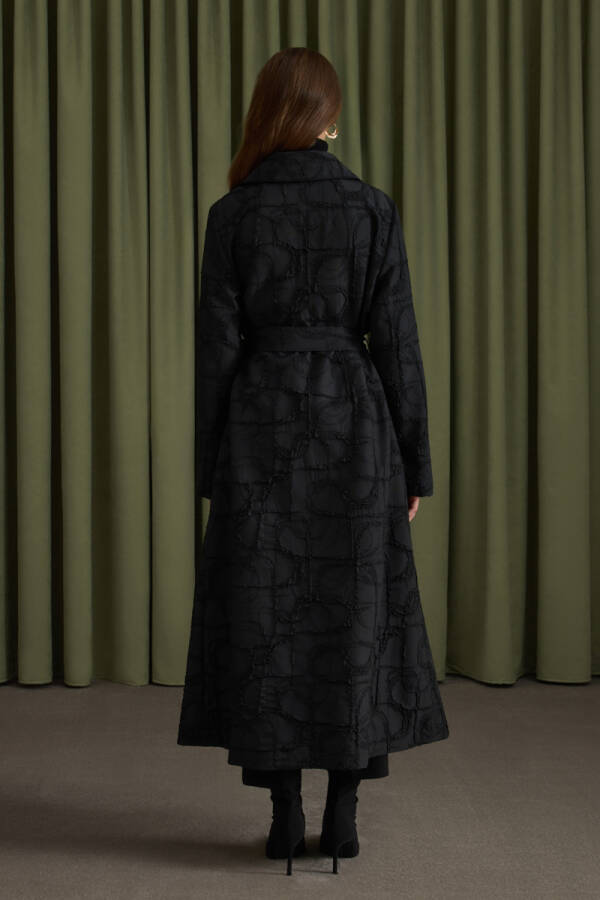 Siyah Dokulu Özel Kumaş Trençkot - 6