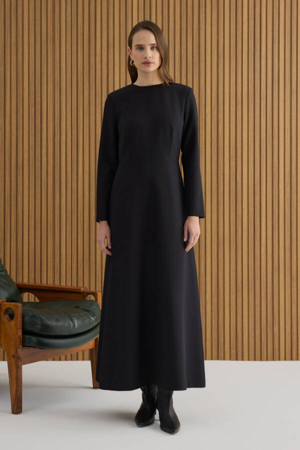 Siyah Dokuma Elbise - 3