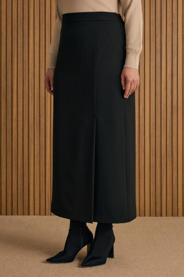 Siyah Dokuma Etek - 4