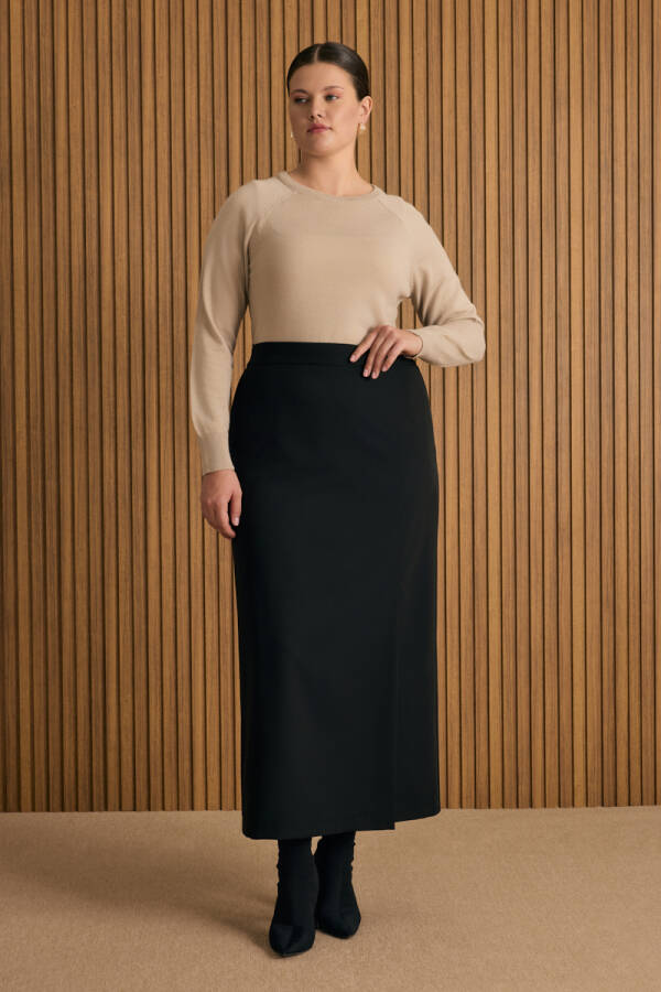 Siyah Dokuma Etek - 1