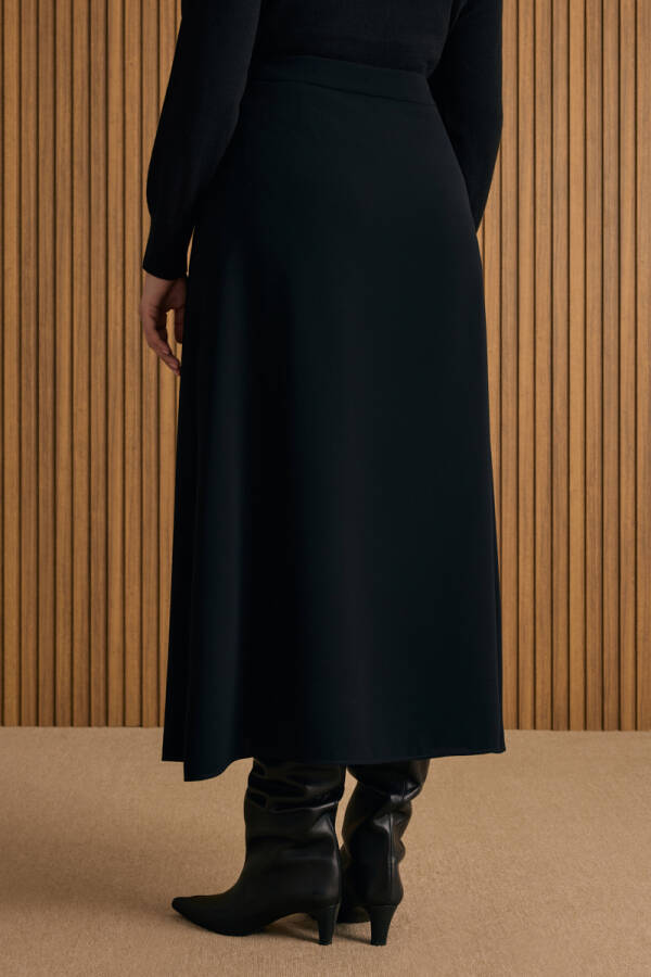 Siyah Dokuma Etek - 5