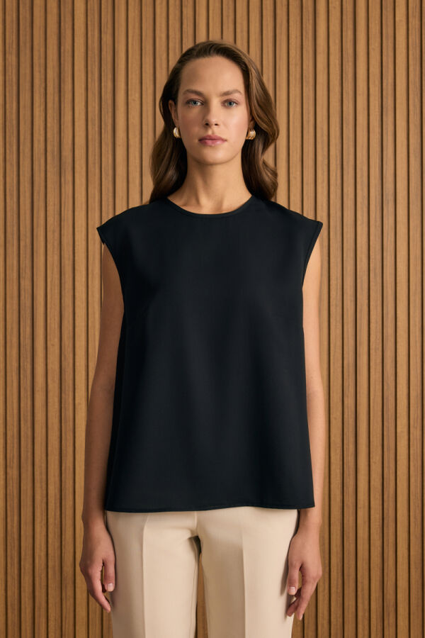 Siyah Dokuma Kolsuz Bluz - 1