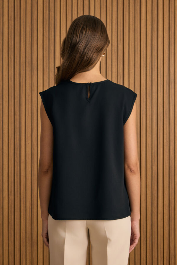 Siyah Dokuma Kolsuz Bluz - 4