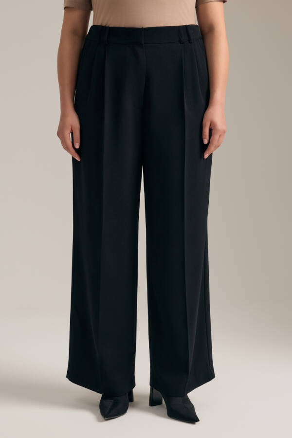 Siyah Dökümlü Bol Pantolon - 3