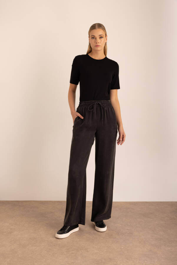 Siyah Dökümlü Dokuma Beli Lastikli Pantolon - Aker (1)