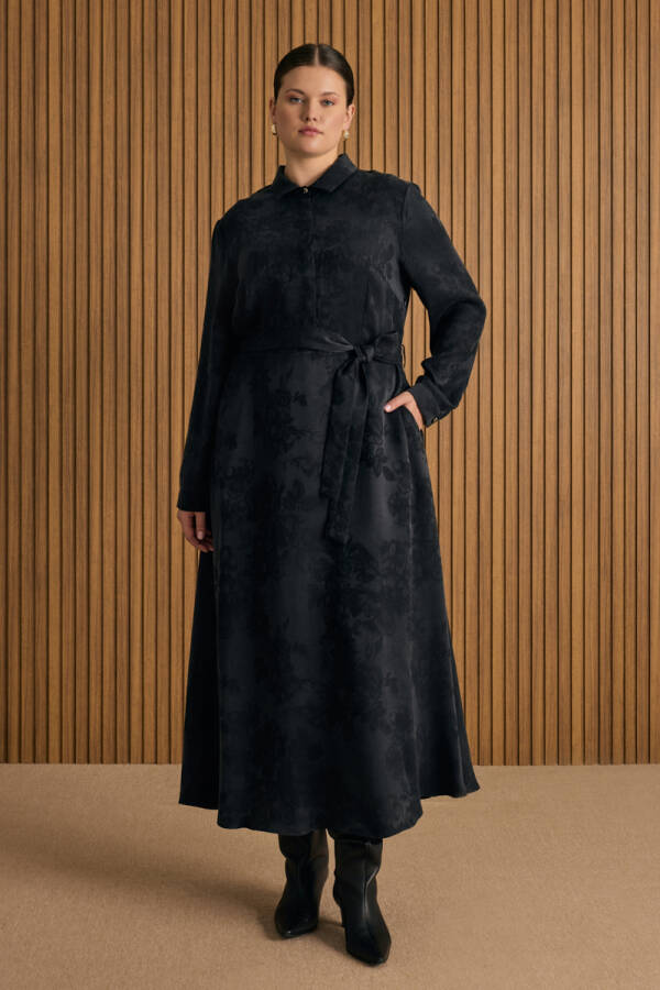 Siyah Dokusu Çiçek Desenli Lyocell Elbise - Aker