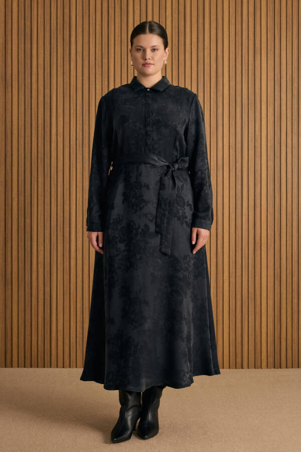 Siyah Dokusu Çiçek Desenli Lyocell Elbise - 2