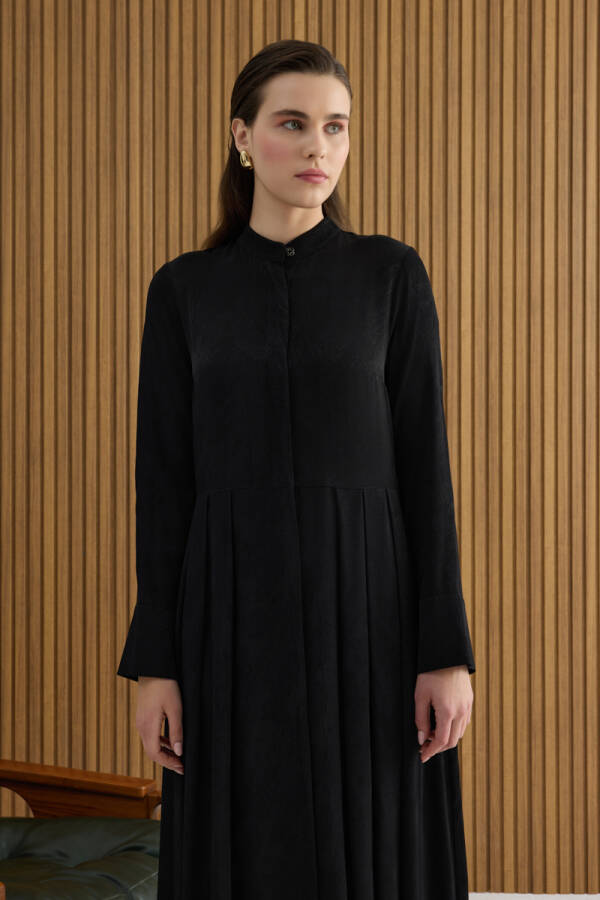 Siyah Dokusu Desenli Jakar Rayon Viscon Elbise - 4