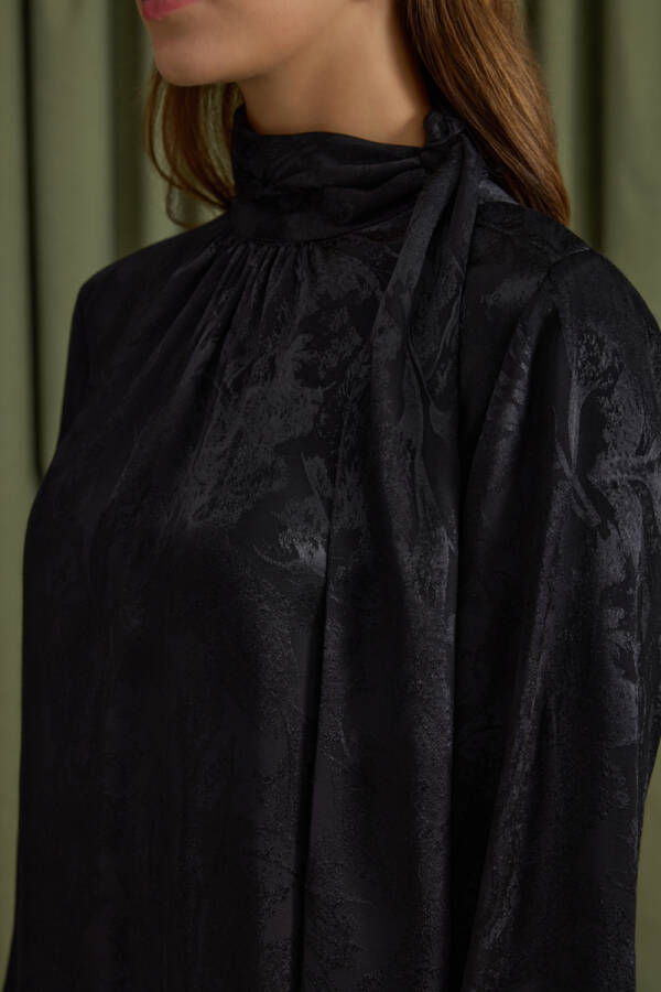 Siyah Dokusu Jakar Desenli Rayon Viscon Tunik - 3
