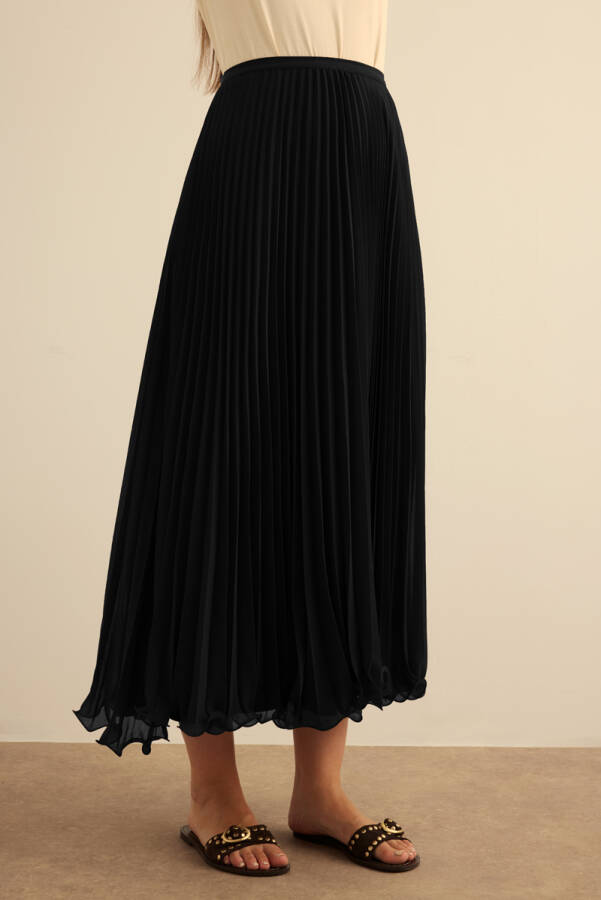 Siyah Etek Ucu Misinalı Pliseli Etek - Aker (1)