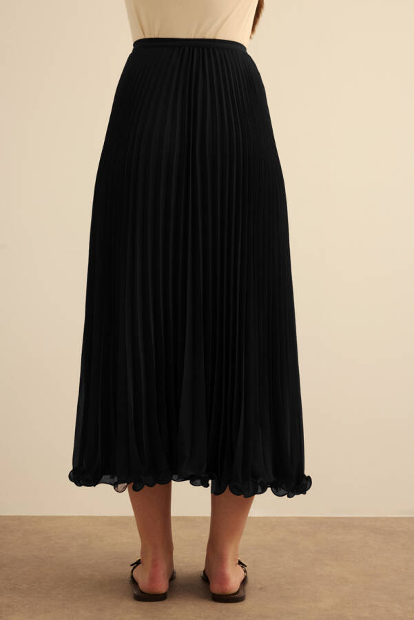 Siyah Etek Ucu Misinalı Pliseli Etek - 3