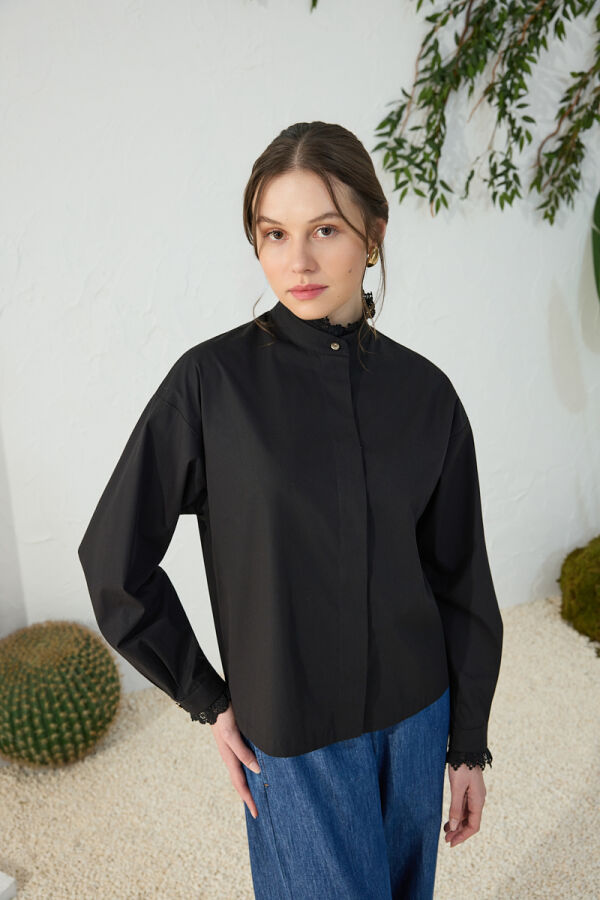 Siyah Fonksiyonel Dantel Detaylı Bluz - 2
