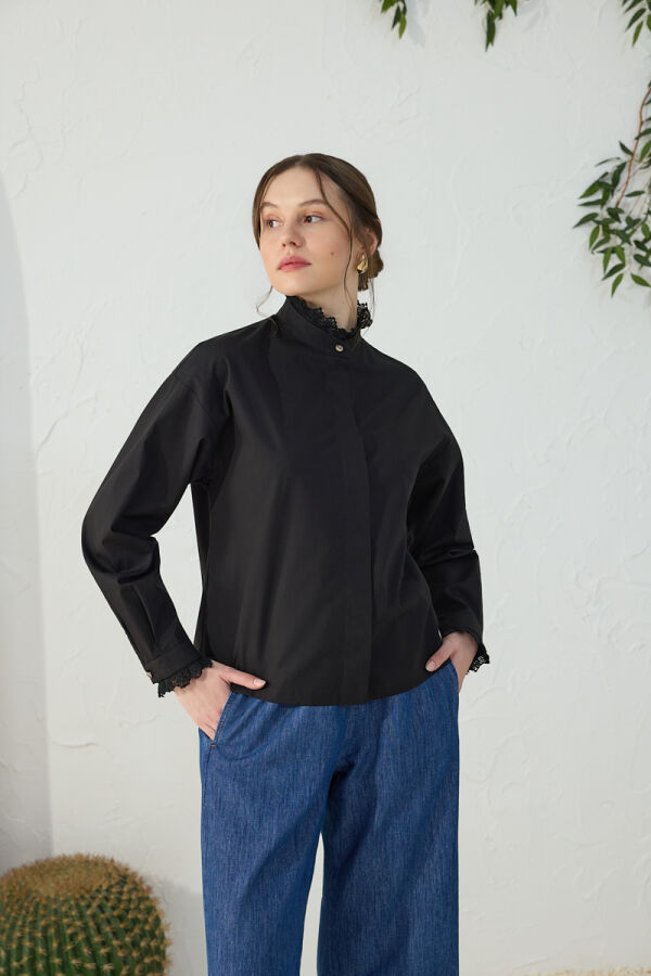 Siyah Fonksiyonel Dantel Detaylı Bluz - 3