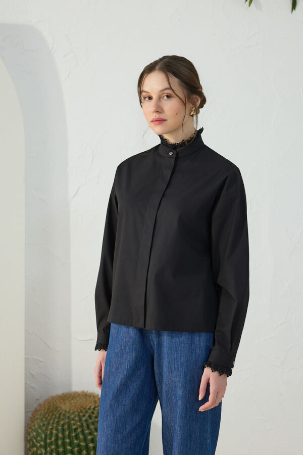 Siyah Fonksiyonel Dantel Detaylı Bluz - 5