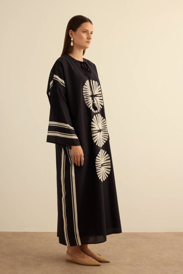 Siyah Geometrik Desenli Cotton Yaz Serinliği Kimono - 5