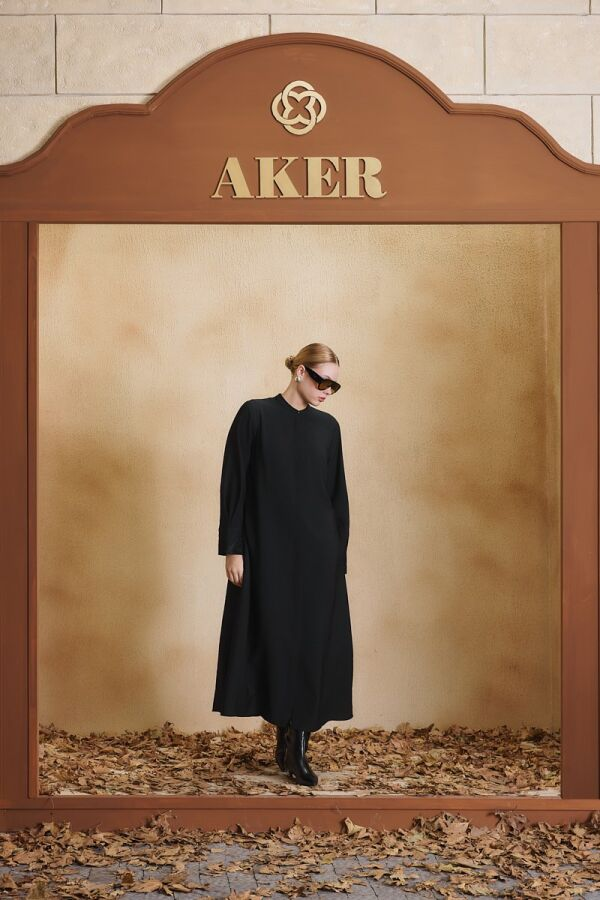 Siyah Hakim Yaka Nakışlı Ferace - Aker