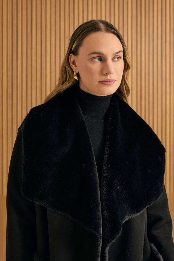 Siyah İçi Kapitone Kürk Mont - 4