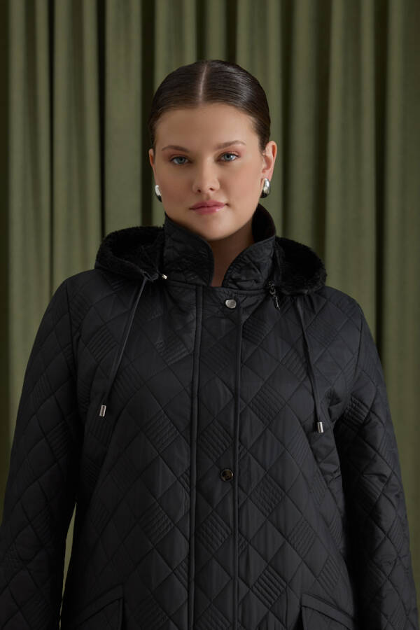 Siyah İçi Kürk Seyyar Kapüşonlu Kapitone Mont - 5