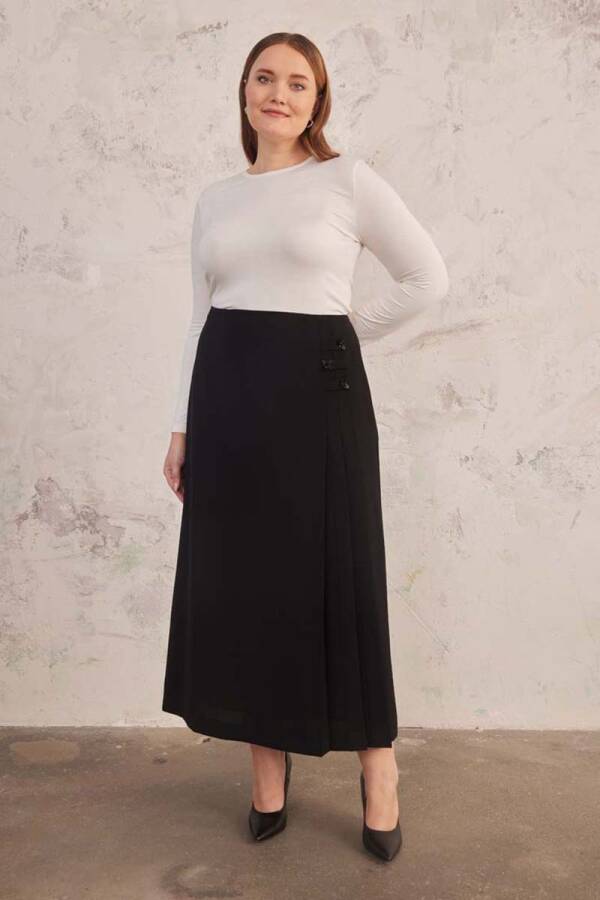 Siyah İşleme Detaylı Etek - 3