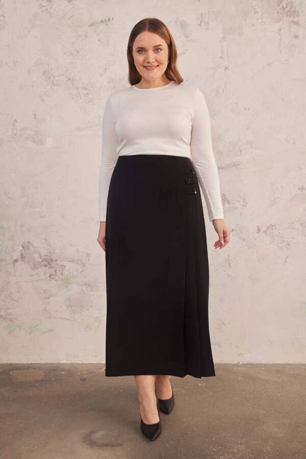 Siyah İşleme Detaylı Etek - 4