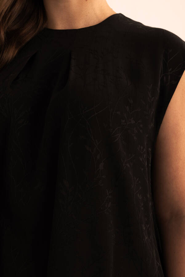 Siyah Jakar Desenli Viscon Kolsuz Bluz - 5