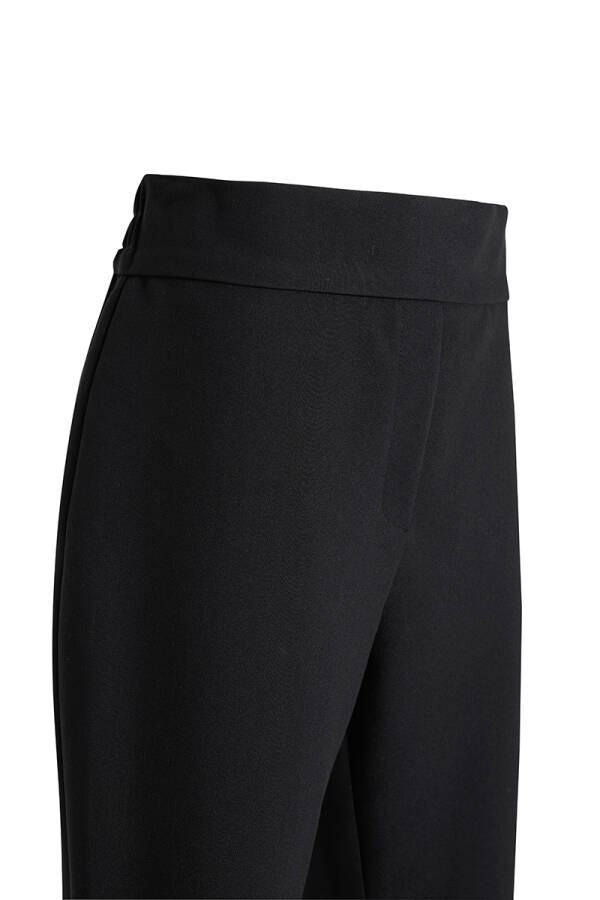 Siyah Kalın Kemerli Lastikli Pantolon - Aker (1)