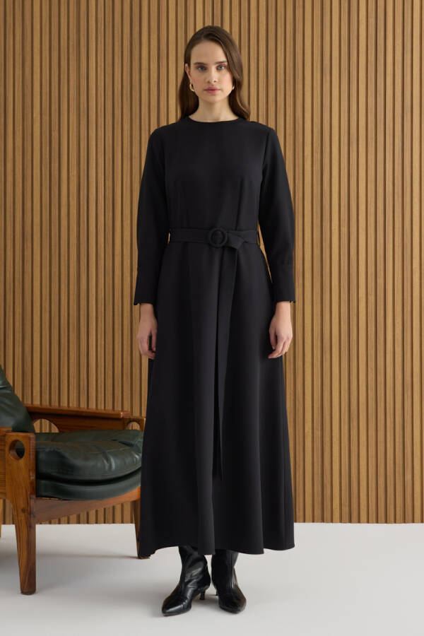 Siyah Kemerli Evaze Elbise - 3