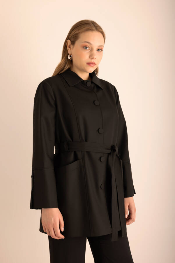 Siyah Kemerli Önden Düğmeli Dokuma Kap - 3