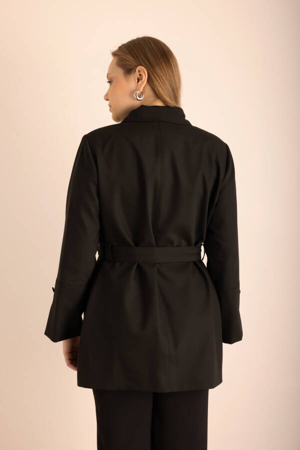 Siyah Kemerli Önden Düğmeli Dokuma Kap - 7