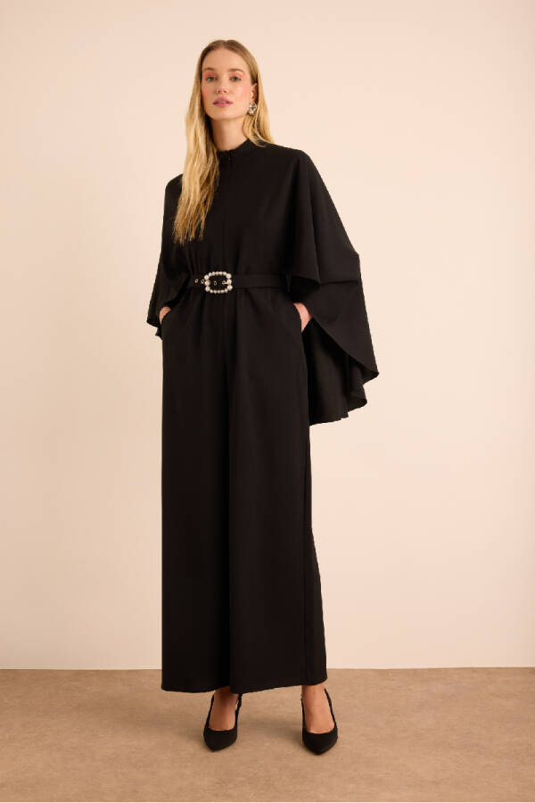 Siyah Kemerli Pelerin Detaylı Dokuma Tulum - Aker (1)