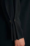 Siyah Kol Ucu Metal Koza Logo ve Pili Detaylı Tunik - 5