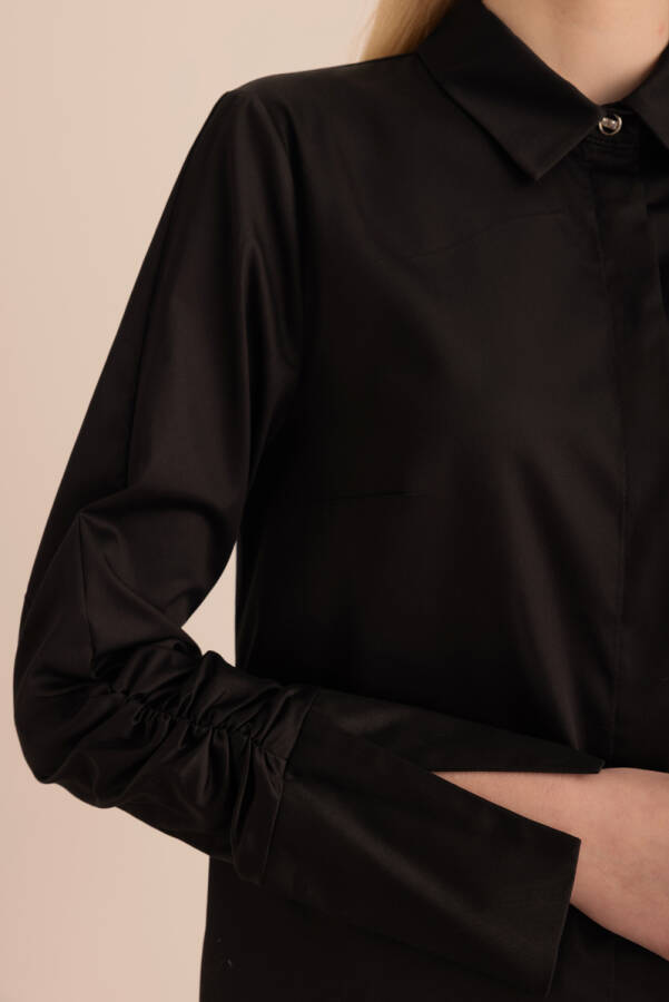 Siyah Kolları Büzgü Detaylı Cotton Gömlek - 3