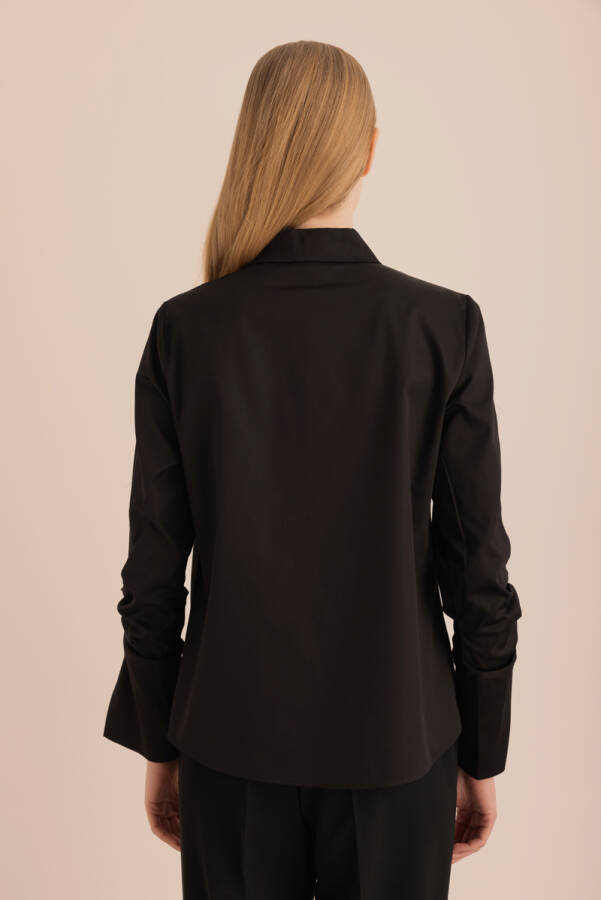 Siyah Kolları Büzgü Detaylı Cotton Gömlek - 7