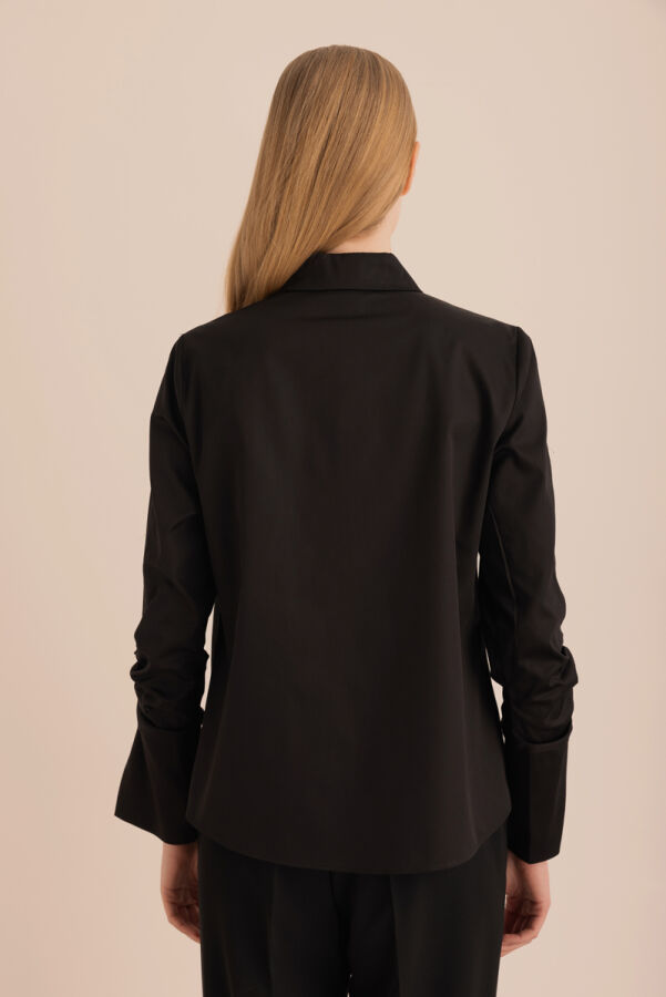 Siyah Kolları Büzgü Detaylı Cotton Gömlek - 7