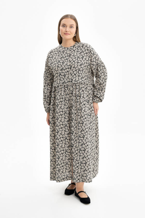 Siyah Kolları Lastikli Desenli Elbise - 1